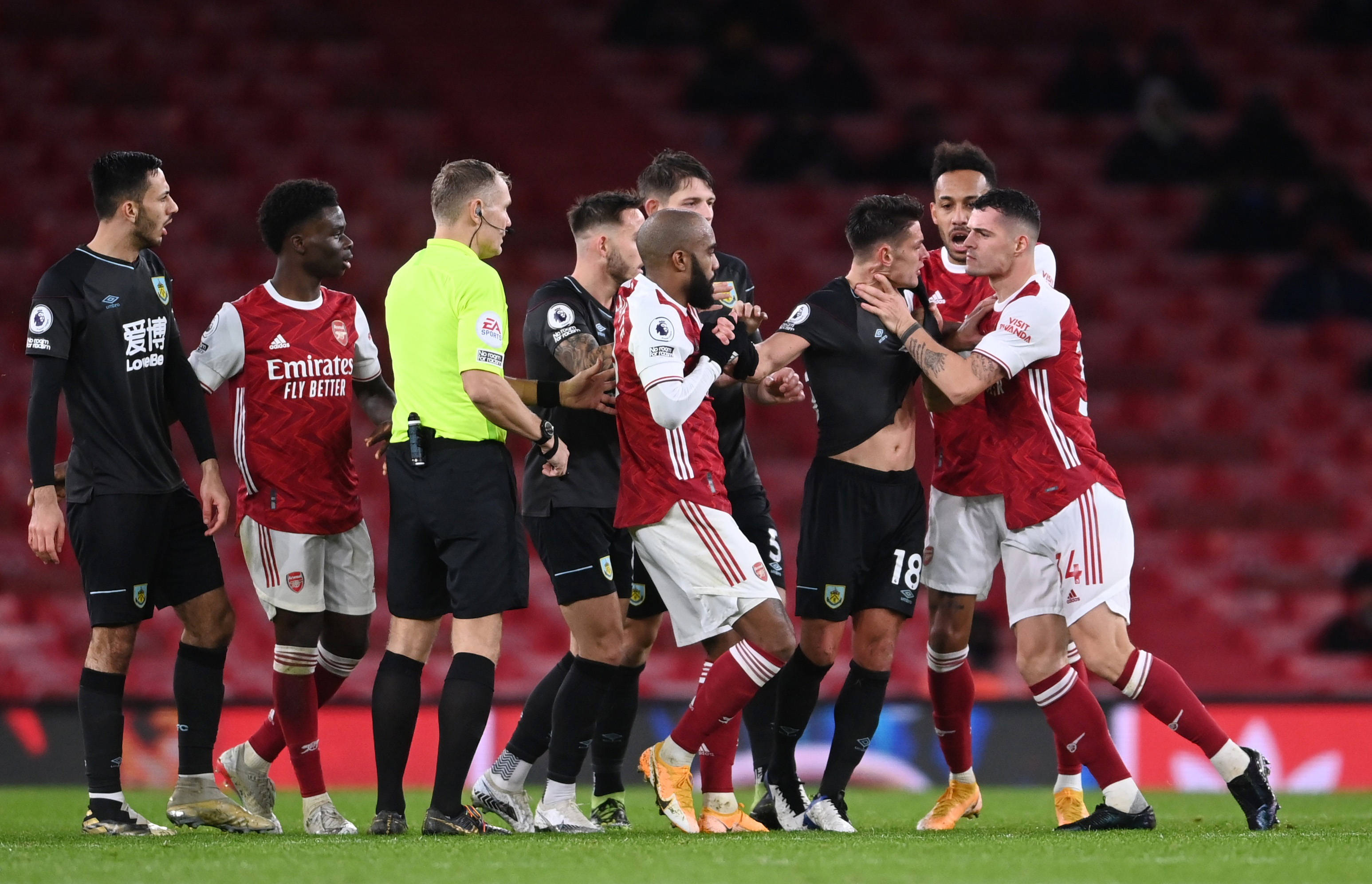 他们对年轻 他们对年轻